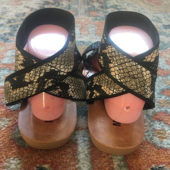 MUK LUKS Womens About Me Strappy Sandals Snake Print Raffia Ankle Strap 9 NWT - Picture 6 of 11
